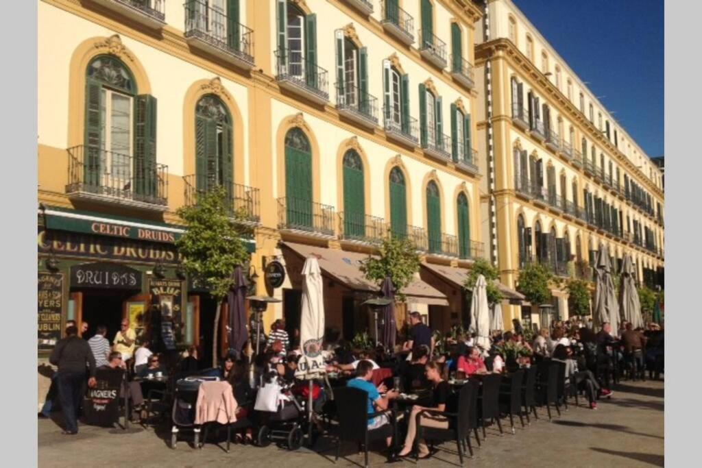 City Center Big Apartment-Family & Friends-5 Beds Malaga Exterior photo