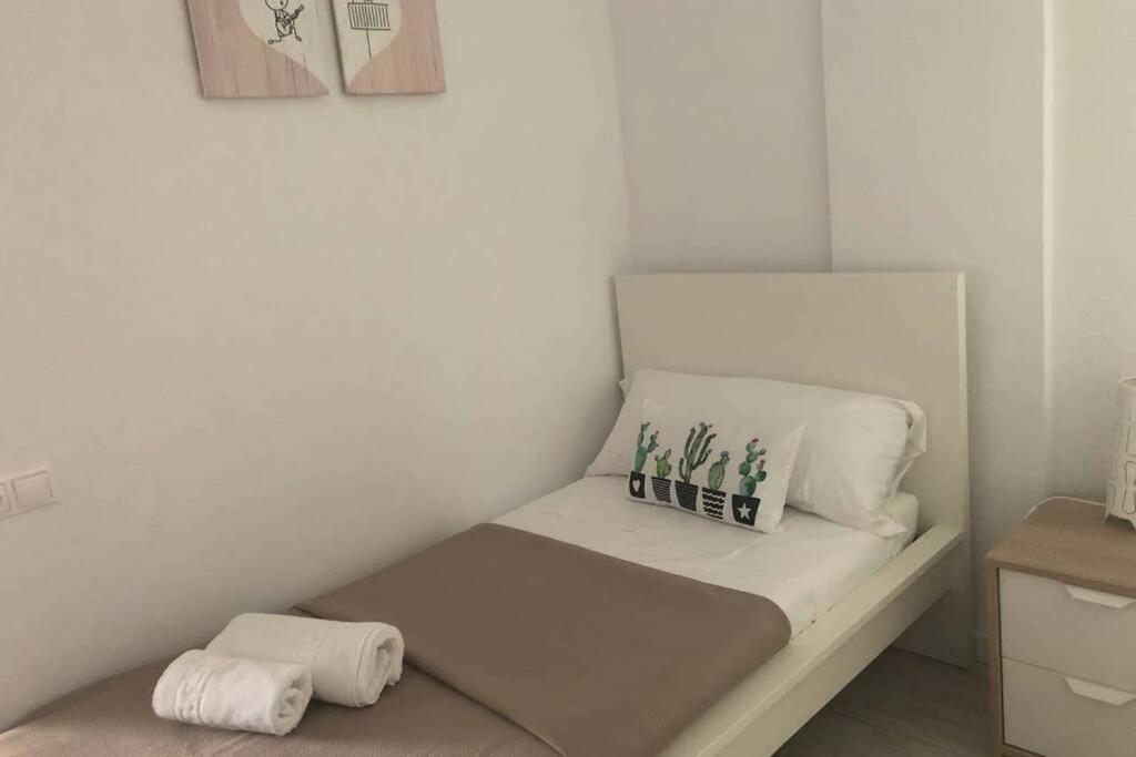 City Center Big Apartment-Family & Friends-5 Beds Malaga Exterior photo