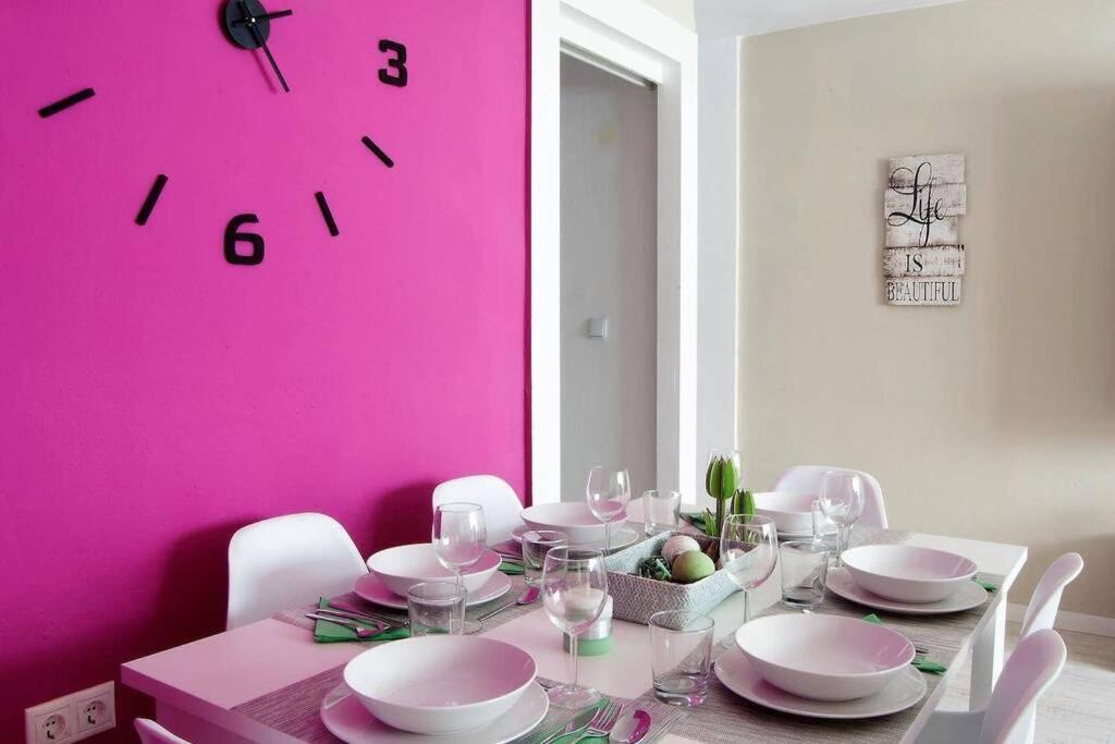 City Center Big Apartment-Family & Friends-5 Beds Malaga Exterior photo